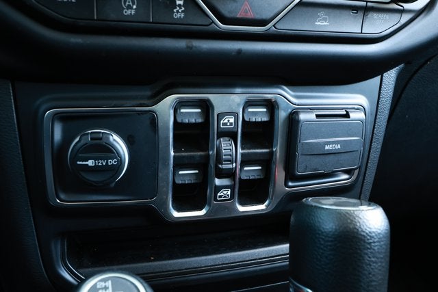 2023 Jeep Wrangler 4-Door Sahara 4x4