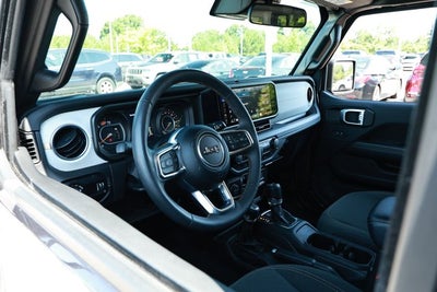 2025 Jeep Wrangler 4-Door Sahara 4x4