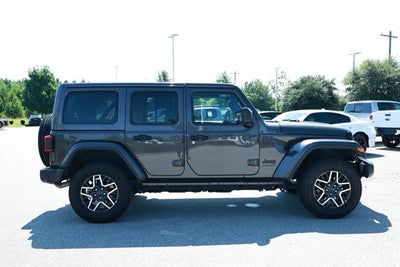 2025 Jeep Wrangler 4-Door Sahara 4x4