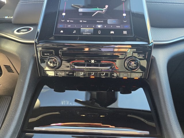 2025 Jeep Grand Cherokee GRAND CHEROKEE LAREDO X 4X2