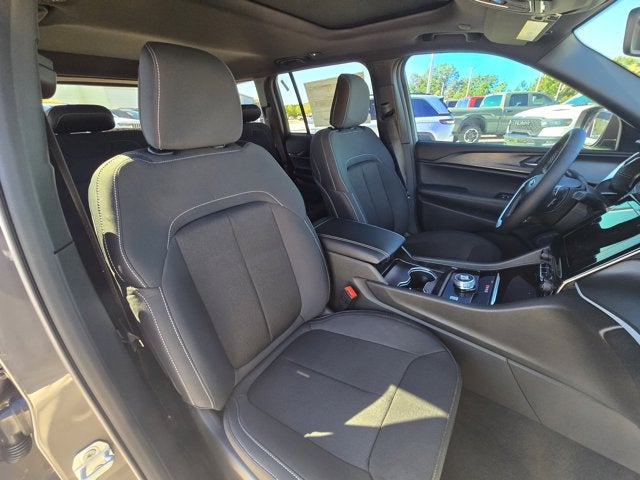 2025 Jeep Grand Cherokee GRAND CHEROKEE LAREDO X 4X2