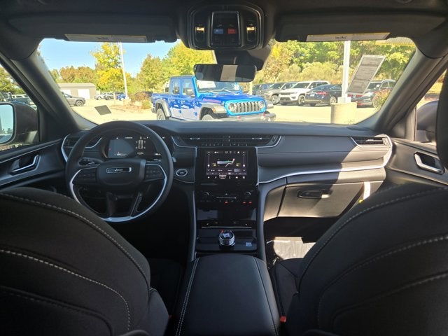 2025 Jeep Grand Cherokee GRAND CHEROKEE LAREDO X 4X2