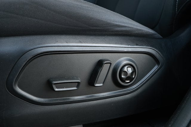 2023 Jeep Grand Cherokee Laredo 4x2