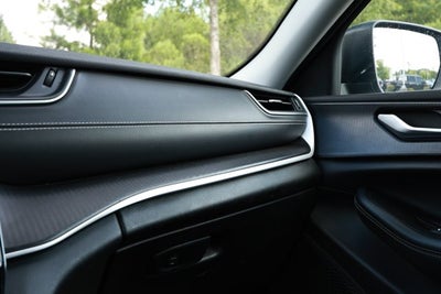 2023 Jeep Grand Cherokee Laredo 4x2