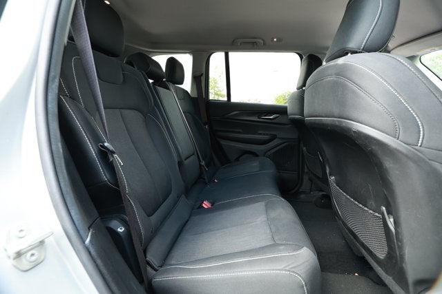 2023 Jeep Grand Cherokee Laredo 4x2