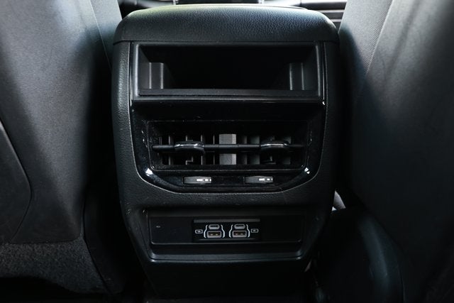 2023 Jeep Grand Cherokee Laredo 4x2