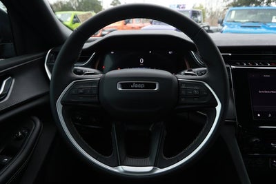 2025 Jeep Grand Cherokee GRAND CHEROKEE LAREDO X 4X2