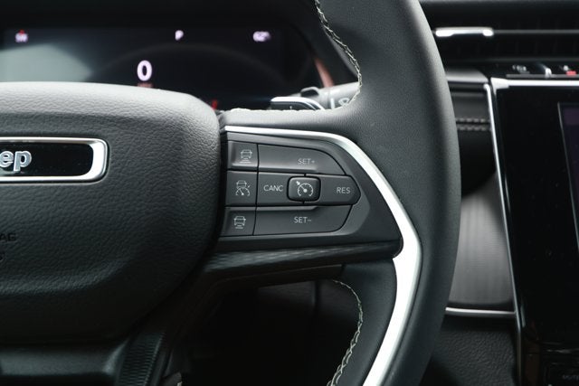 2025 Jeep Grand Cherokee GRAND CHEROKEE LAREDO X 4X2