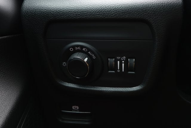 2025 Jeep Grand Cherokee GRAND CHEROKEE LAREDO X 4X2