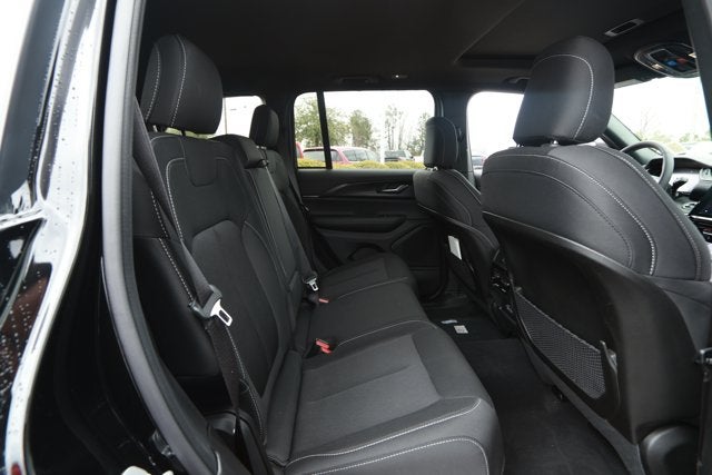 2025 Jeep Grand Cherokee GRAND CHEROKEE LAREDO X 4X2