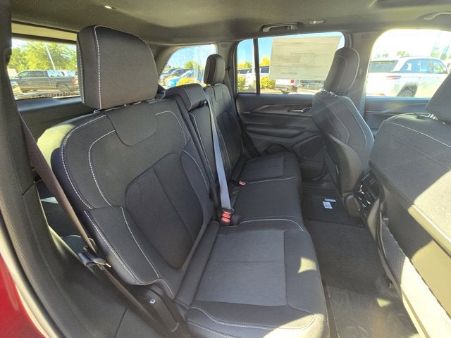 2025 Jeep Grand Cherokee GRAND CHEROKEE LAREDO X 4X2