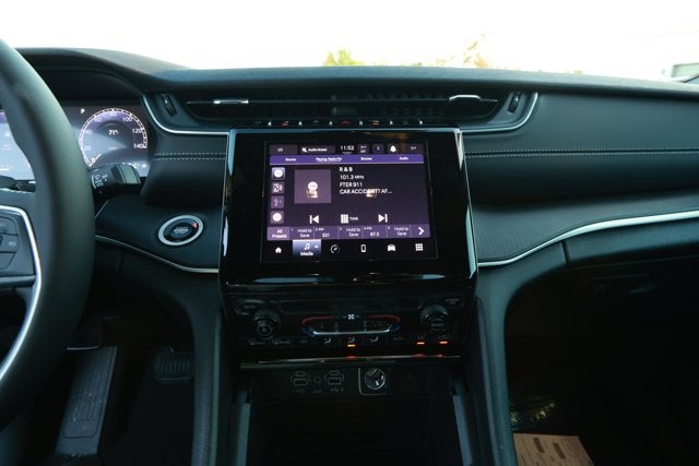 2025 Jeep Grand Cherokee GRAND CHEROKEE LAREDO X 4X2