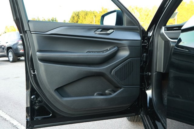 2025 Jeep Grand Cherokee GRAND CHEROKEE LAREDO X 4X2