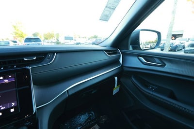 2025 Jeep Grand Cherokee GRAND CHEROKEE LAREDO X 4X2