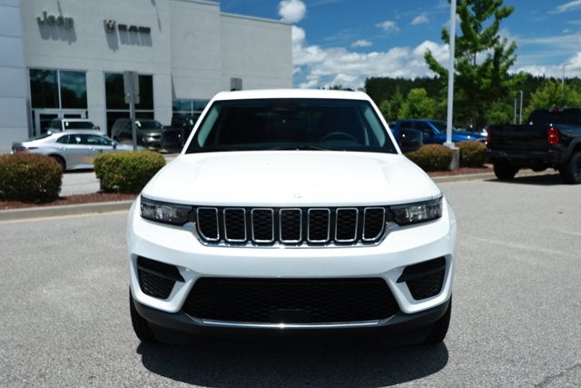 2023 Jeep Grand Cherokee Laredo 4x2