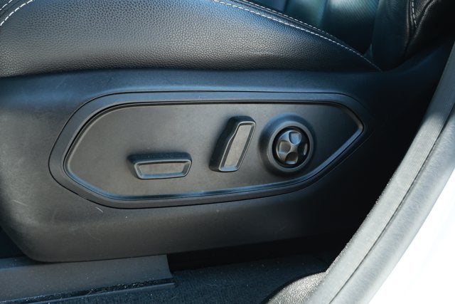 2023 Jeep Grand Cherokee Laredo 4x2