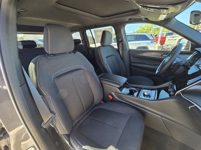 2025 Jeep Grand Cherokee GRAND CHEROKEE LAREDO X 4X2