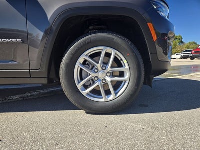 2025 Jeep Grand Cherokee GRAND CHEROKEE LAREDO X 4X2