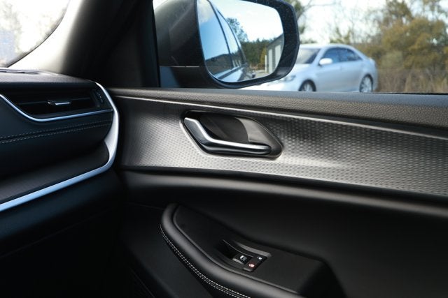 2025 Jeep Grand Cherokee GRAND CHEROKEE LAREDO X 4X2