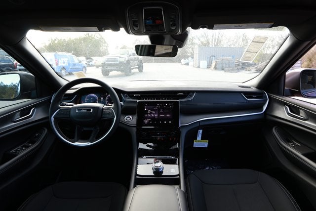 2025 Jeep Grand Cherokee GRAND CHEROKEE LAREDO X 4X2