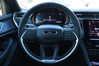 2025 Jeep Grand Cherokee GRAND CHEROKEE LAREDO X 4X2