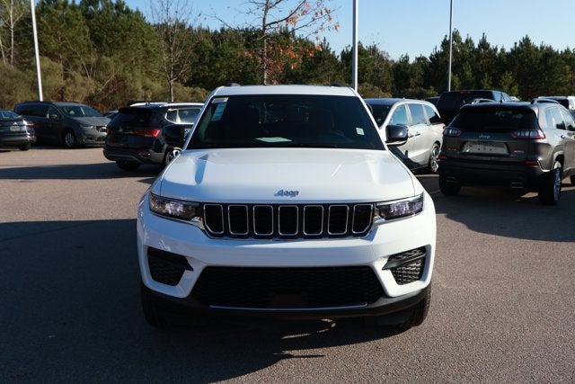 2025 Jeep Grand Cherokee GRAND CHEROKEE LAREDO X 4X2