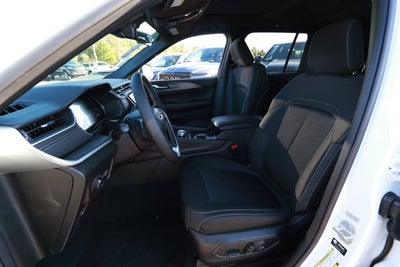 2025 Jeep Grand Cherokee GRAND CHEROKEE LAREDO X 4X2