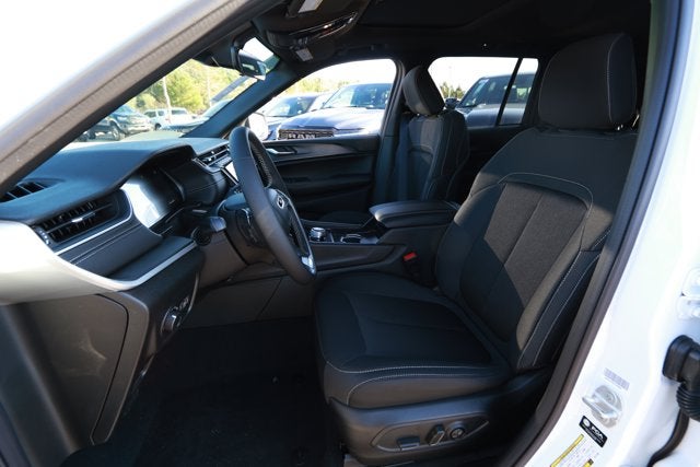 2025 Jeep Grand Cherokee GRAND CHEROKEE LAREDO X 4X2