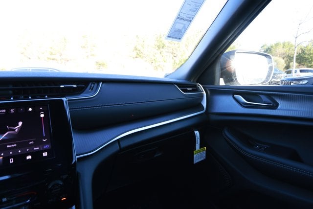 2025 Jeep Grand Cherokee GRAND CHEROKEE LAREDO X 4X2