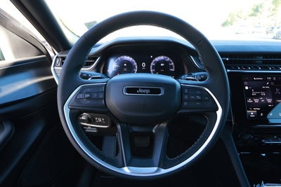 2025 Jeep Grand Cherokee GRAND CHEROKEE LAREDO X 4X2