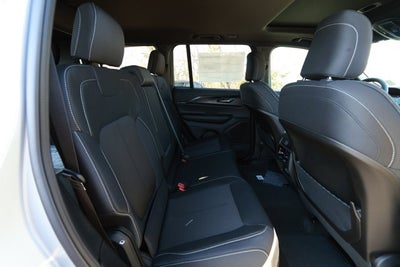 2025 Jeep Grand Cherokee GRAND CHEROKEE LAREDO X 4X2