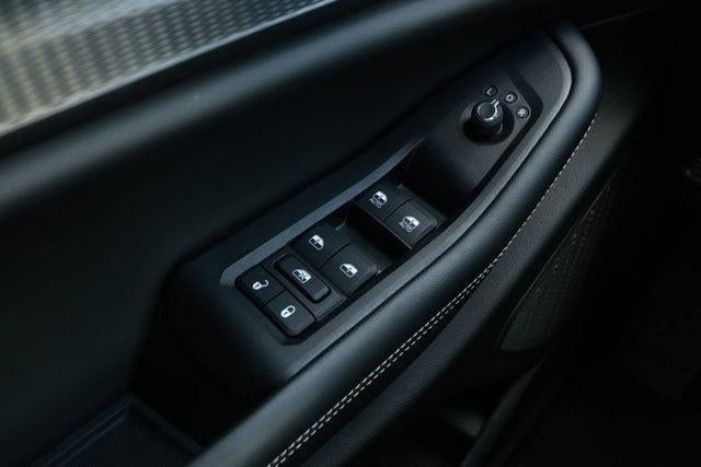 2025 Jeep Grand Cherokee GRAND CHEROKEE LAREDO X 4X2