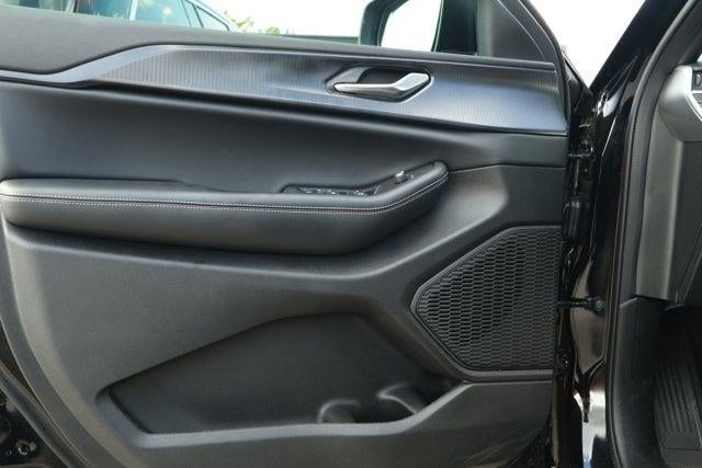 2025 Jeep Grand Cherokee GRAND CHEROKEE LAREDO X 4X2