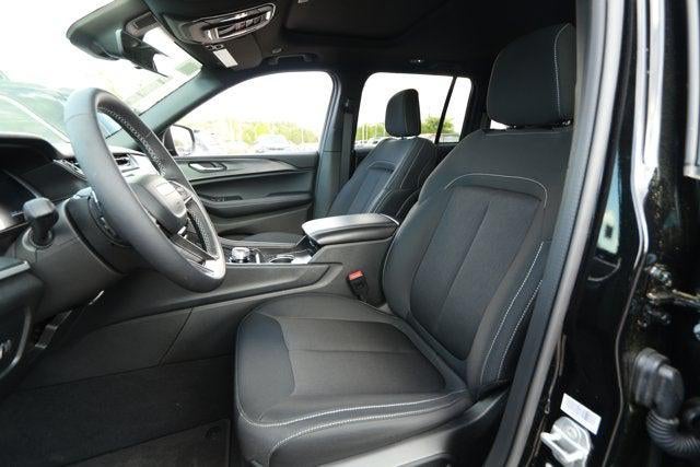 2025 Jeep Grand Cherokee GRAND CHEROKEE LAREDO X 4X2