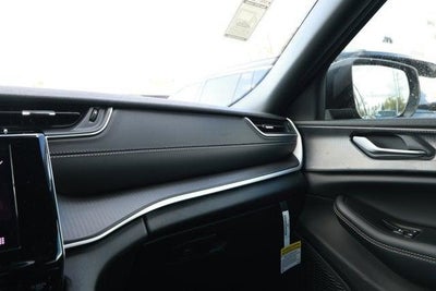 2025 Jeep Grand Cherokee GRAND CHEROKEE LAREDO X 4X2