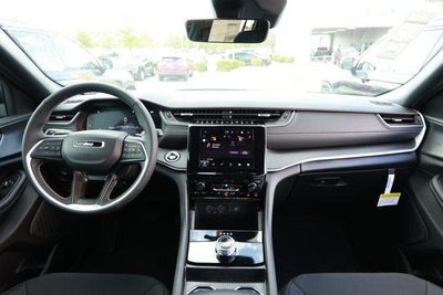 2025 Jeep Grand Cherokee GRAND CHEROKEE LAREDO X 4X2