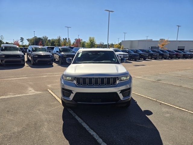 2025 Jeep Grand Cherokee GRAND CHEROKEE LAREDO X 4X2
