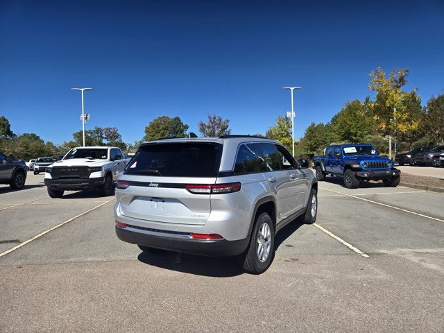 2025 Jeep Grand Cherokee GRAND CHEROKEE LAREDO X 4X2