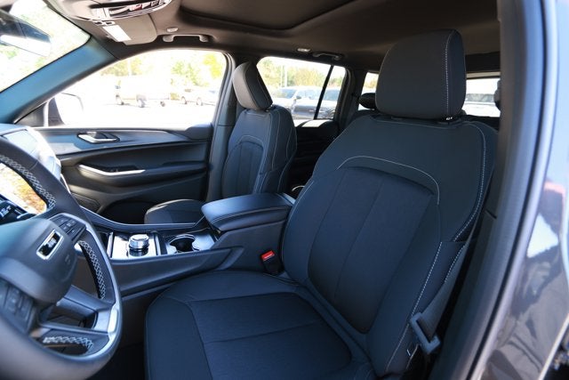 2025 Jeep Grand Cherokee GRAND CHEROKEE LAREDO X 4X2