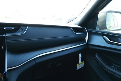 2025 Jeep Grand Cherokee GRAND CHEROKEE LAREDO X 4X2