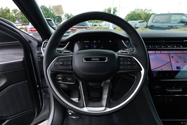 2025 Jeep Grand Cherokee Limited 4x2