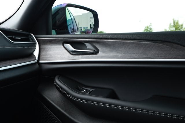 2025 Jeep Grand Cherokee Limited 4x2