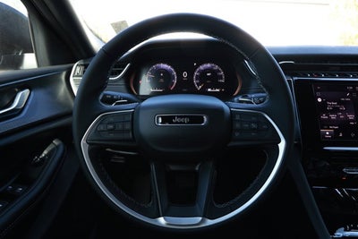 2025 Jeep Grand Cherokee GRAND CHEROKEE LAREDO X 4X4