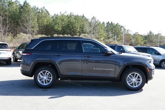 2025 Jeep Grand Cherokee GRAND CHEROKEE LAREDO X 4X4