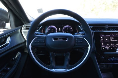 2025 Jeep Grand Cherokee GRAND CHEROKEE LAREDO X 4X4