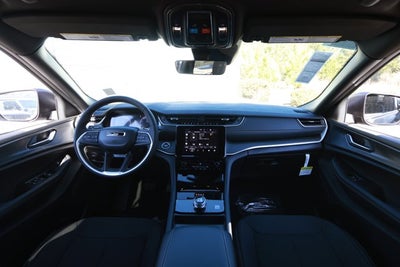 2025 Jeep Grand Cherokee GRAND CHEROKEE LAREDO X 4X4