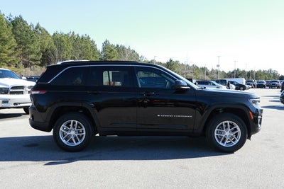 2025 Jeep Grand Cherokee GRAND CHEROKEE LAREDO X 4X4