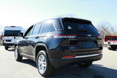 2025 Jeep Grand Cherokee GRAND CHEROKEE LAREDO X 4X4