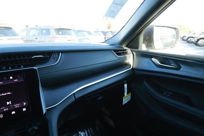 2025 Jeep Grand Cherokee GRAND CHEROKEE LAREDO X 4X4