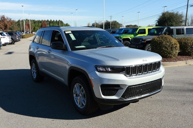 2025 Jeep Grand Cherokee GRAND CHEROKEE LAREDO X 4X4